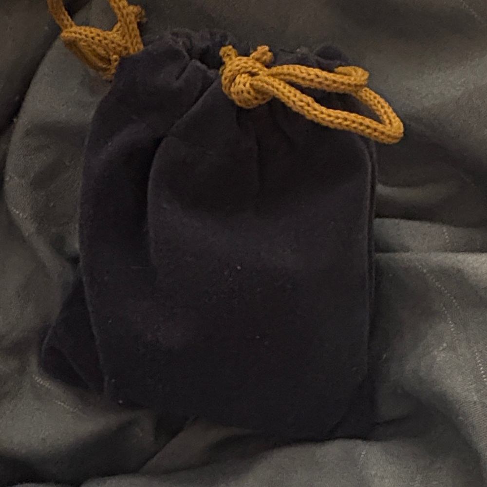 Black Velvet Drawstring Pouch - Picture 2 of 6